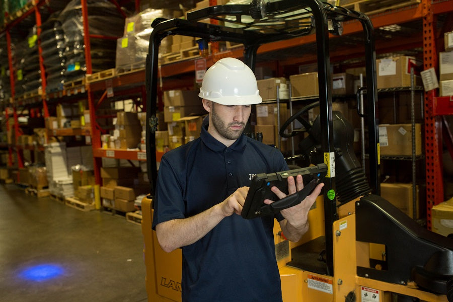 How to Select Rugged Display and Data Collection Solutions for Forklift Operators