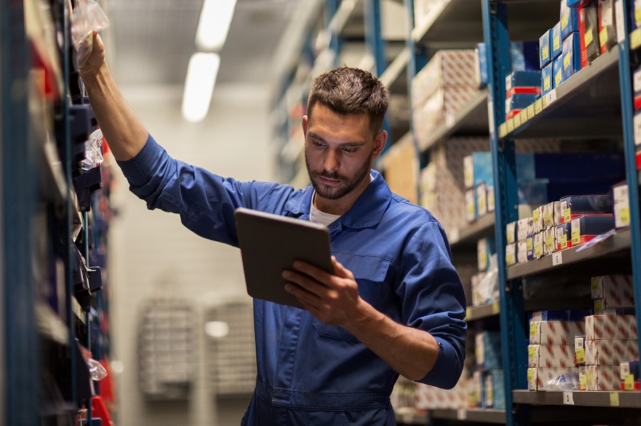 No Title Warehouse worker using an industrial tablet solution